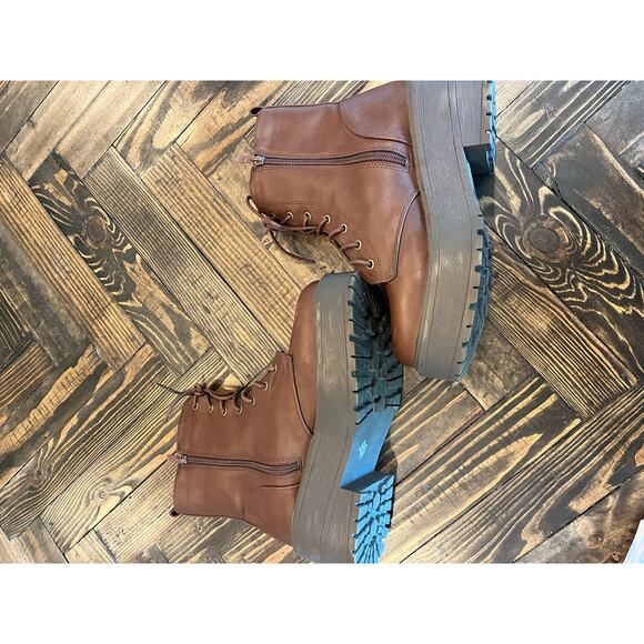 TOP Moda Brown Ankle Boots - Picture 3 of 10